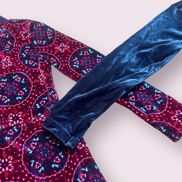 Set Of Two Vintage Toddler Velvet Dresses With Paisley Lace Ribbon Detail Size 5 - Picture 5 of 16